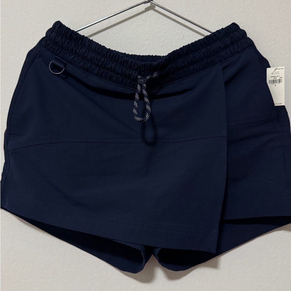 Old Navy StretchTech Water-Repellent Skort